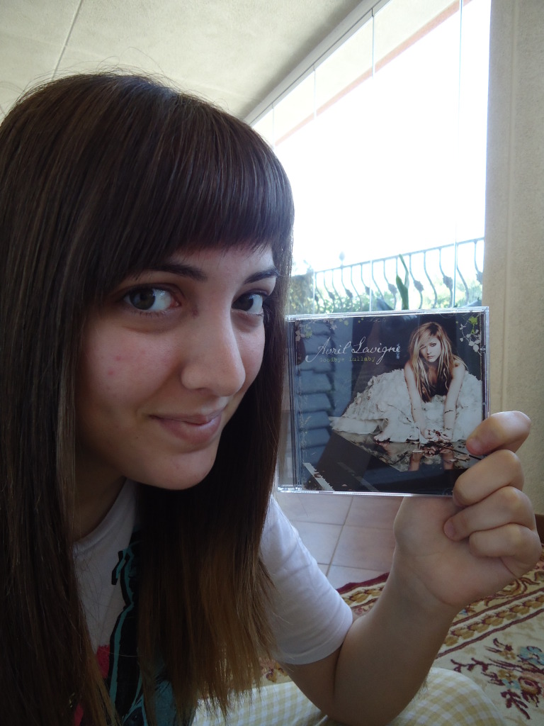 mjhm con Goodbye Lullaby
