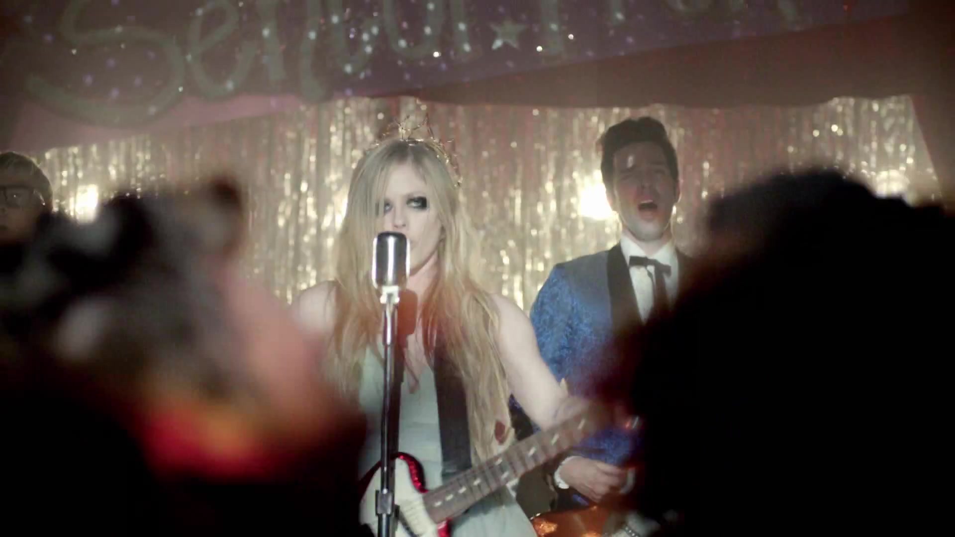 HeresToNeverGrowingUp-Avril-Rockcom_202.jpg