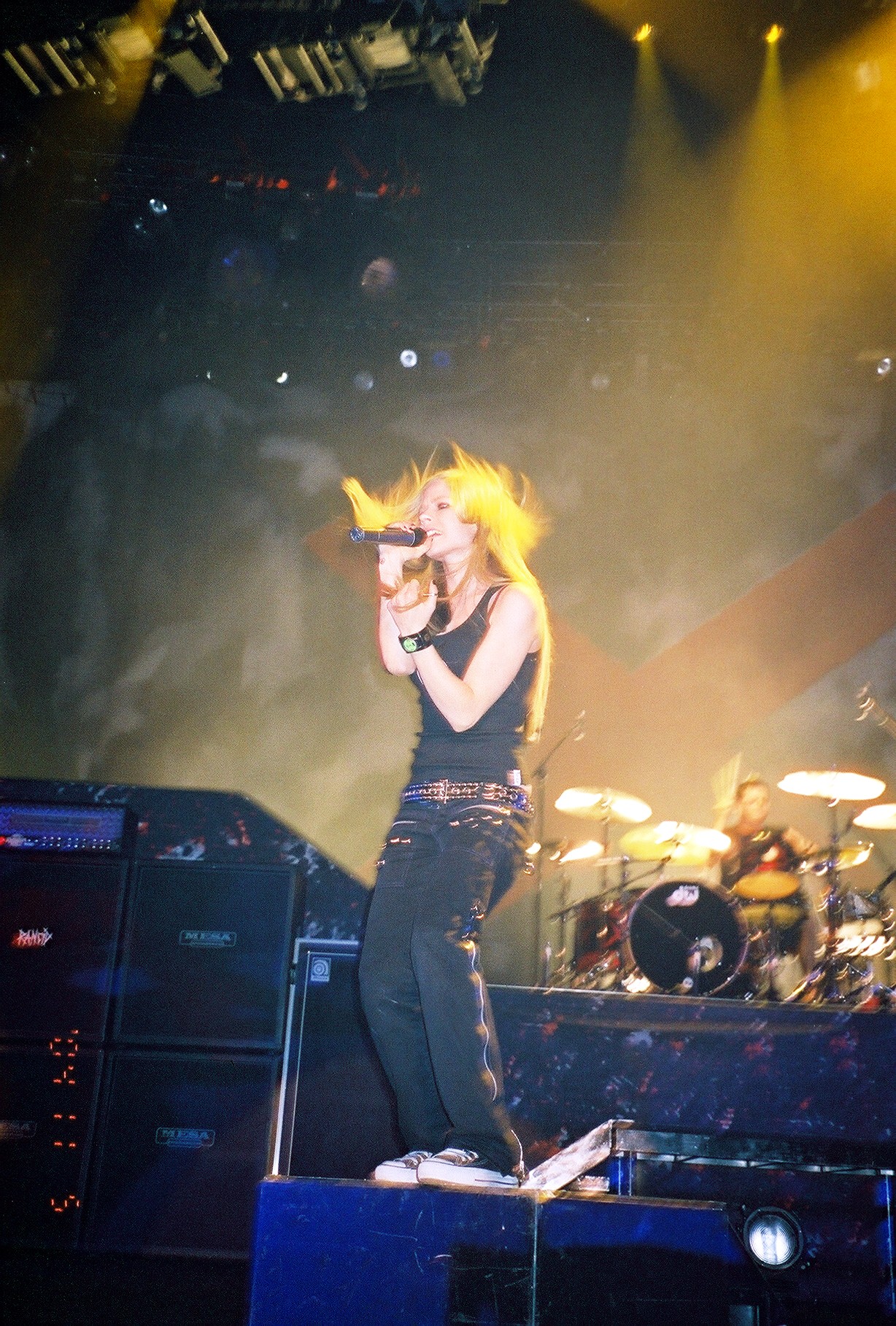 avril9.jpg