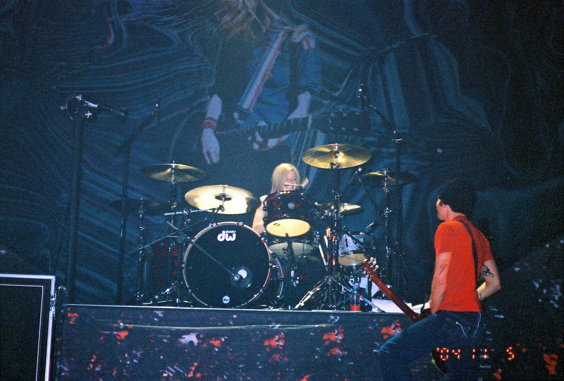avrilondrums.jpg