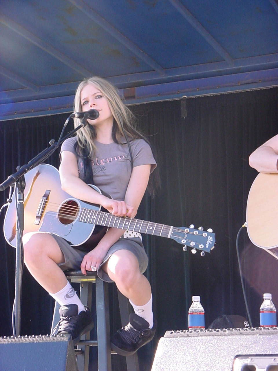 avril20concert20031_jpg[1].jpg
