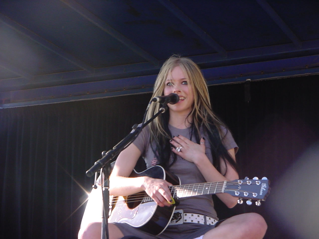 avril20concert20059_jpg[1].jpg