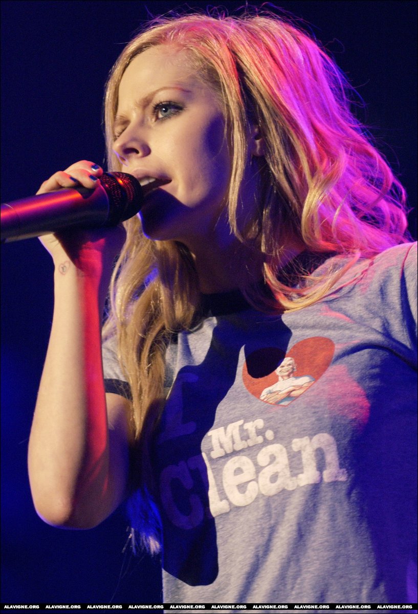 avril-lavigne-114-n23025.jpg