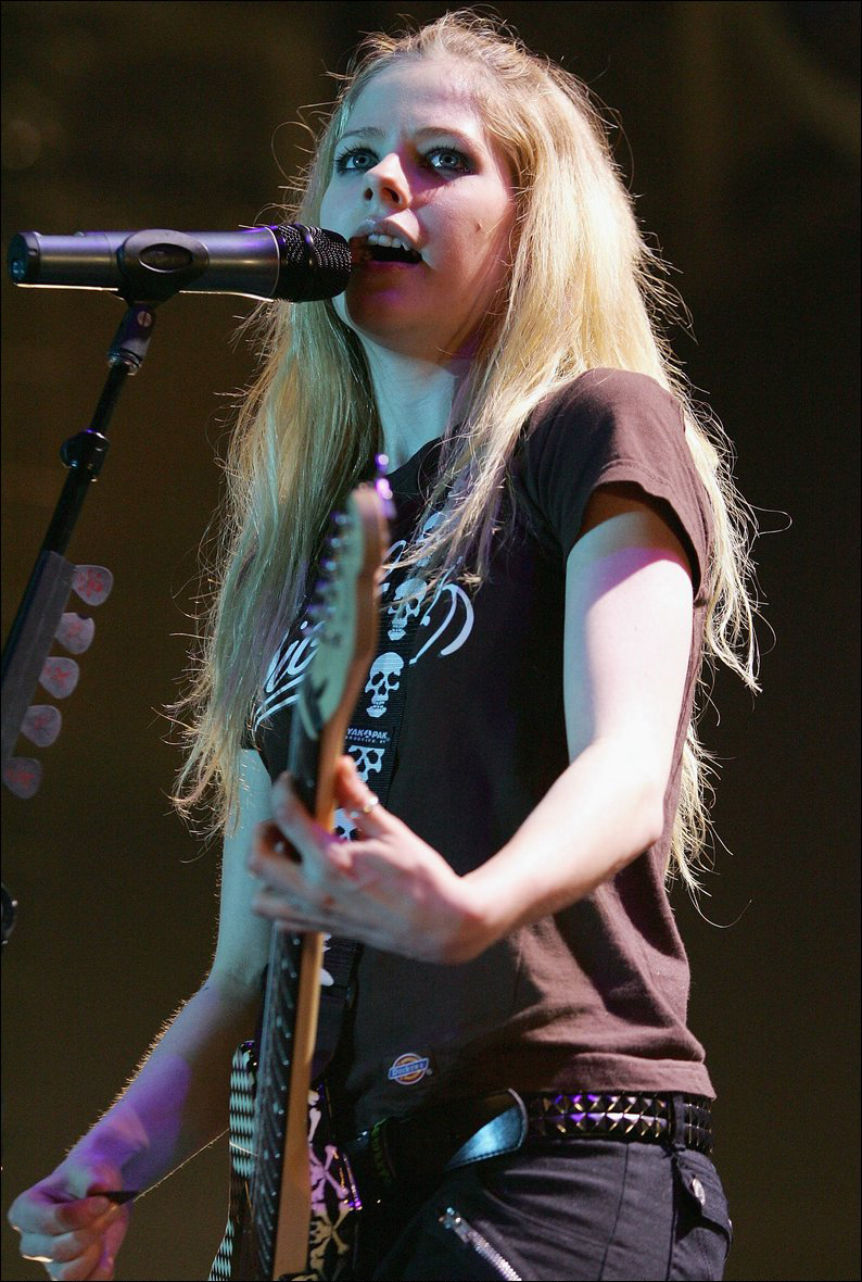 avril-lavigne-643-n25053.jpg