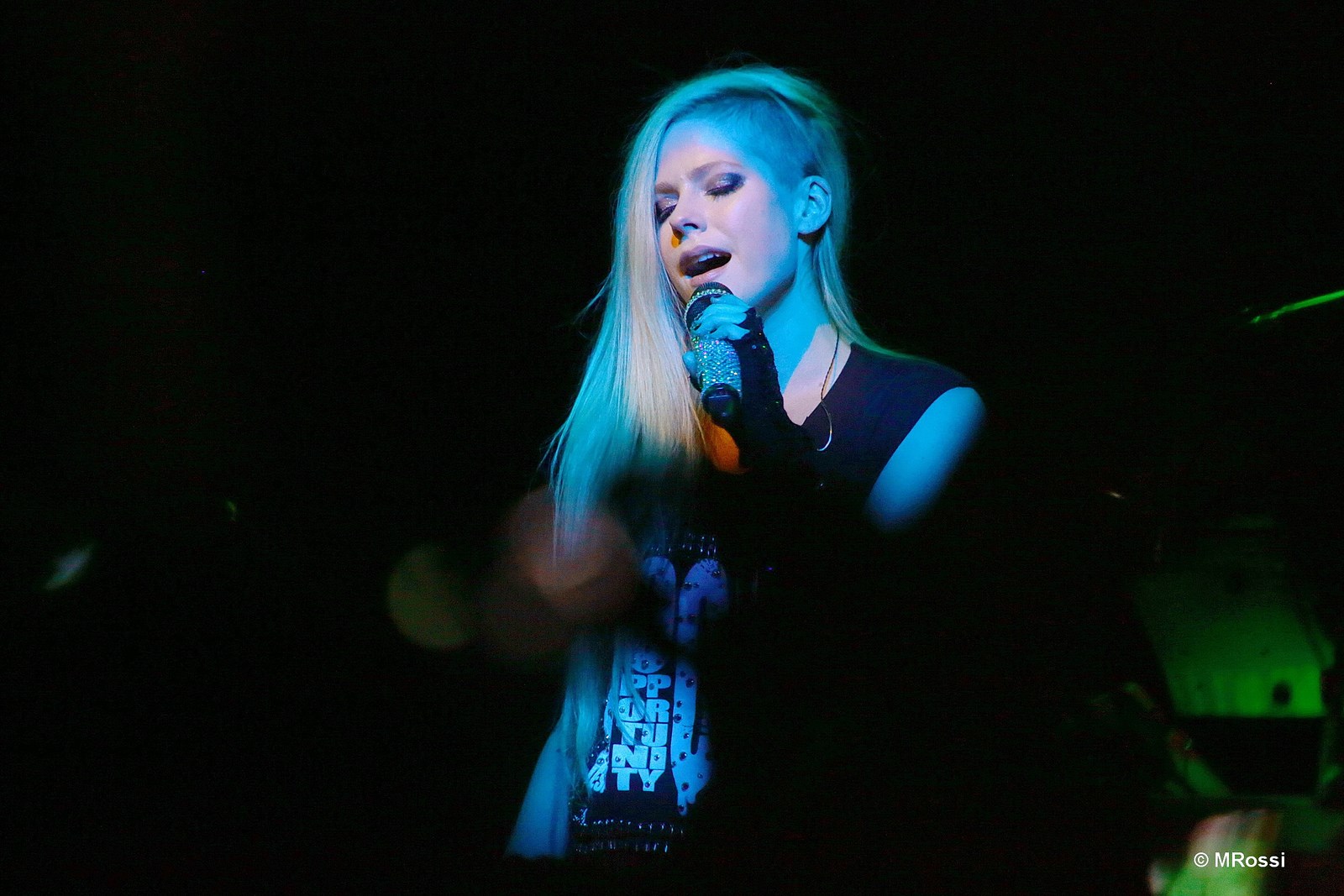 avrillavignetoursaopaulo29042014_281229.jpg