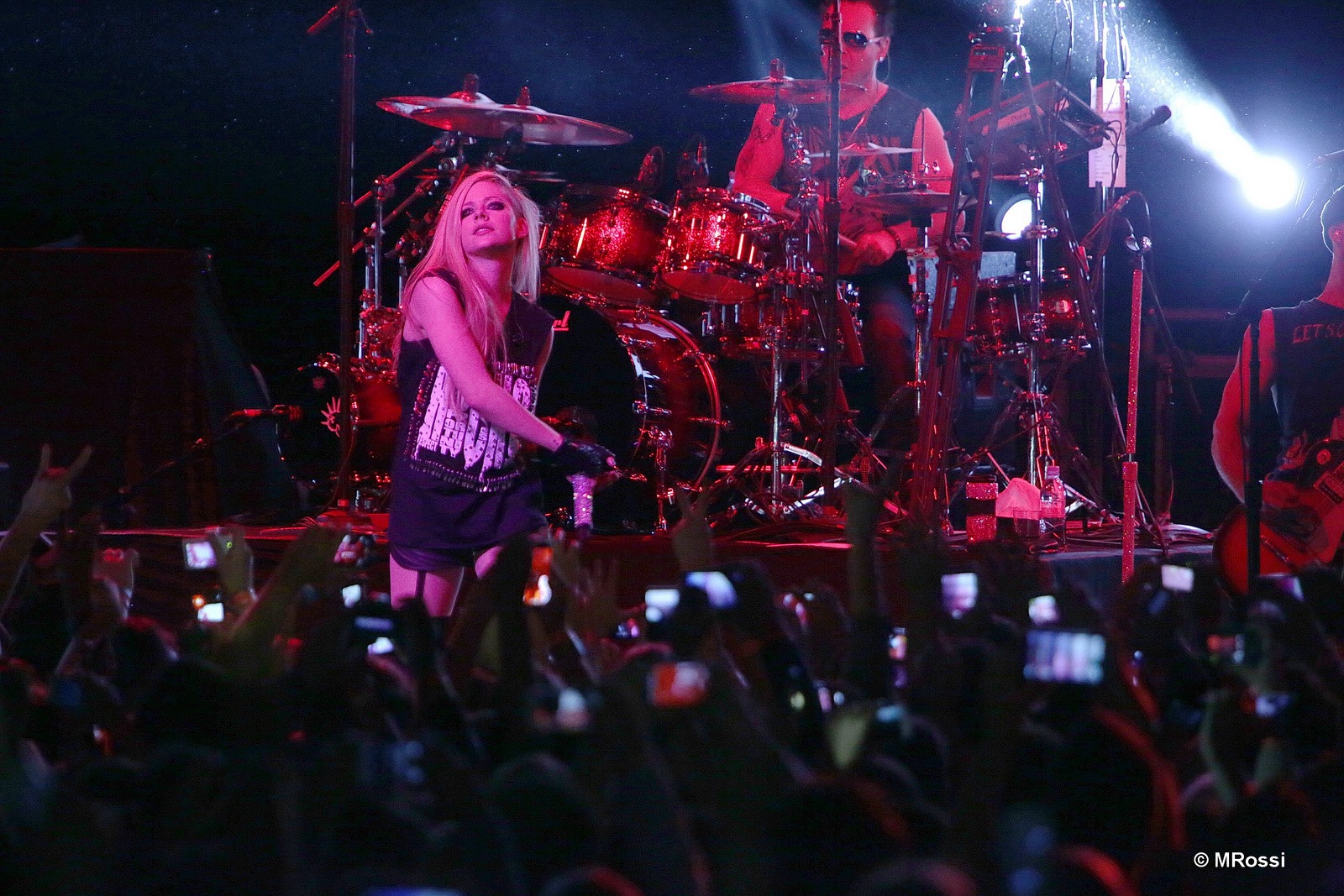 avrillavignetoursaopaulo29042014_281529.jpg