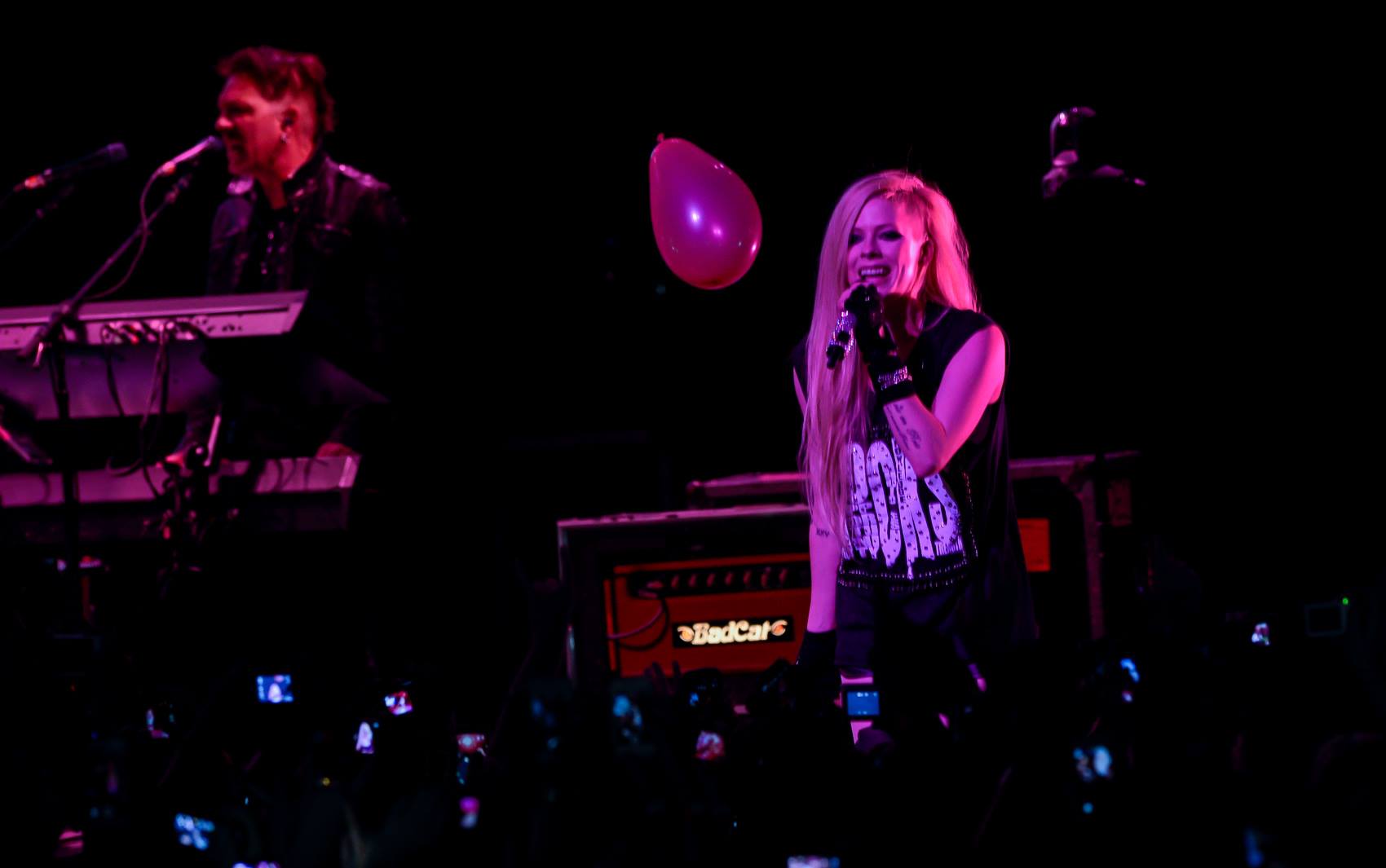 avrillavignetoursaopaulo29042014_285329.jpg