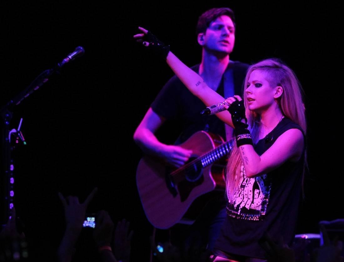 avrillavignetoursaopaulo29042014_287829.jpg