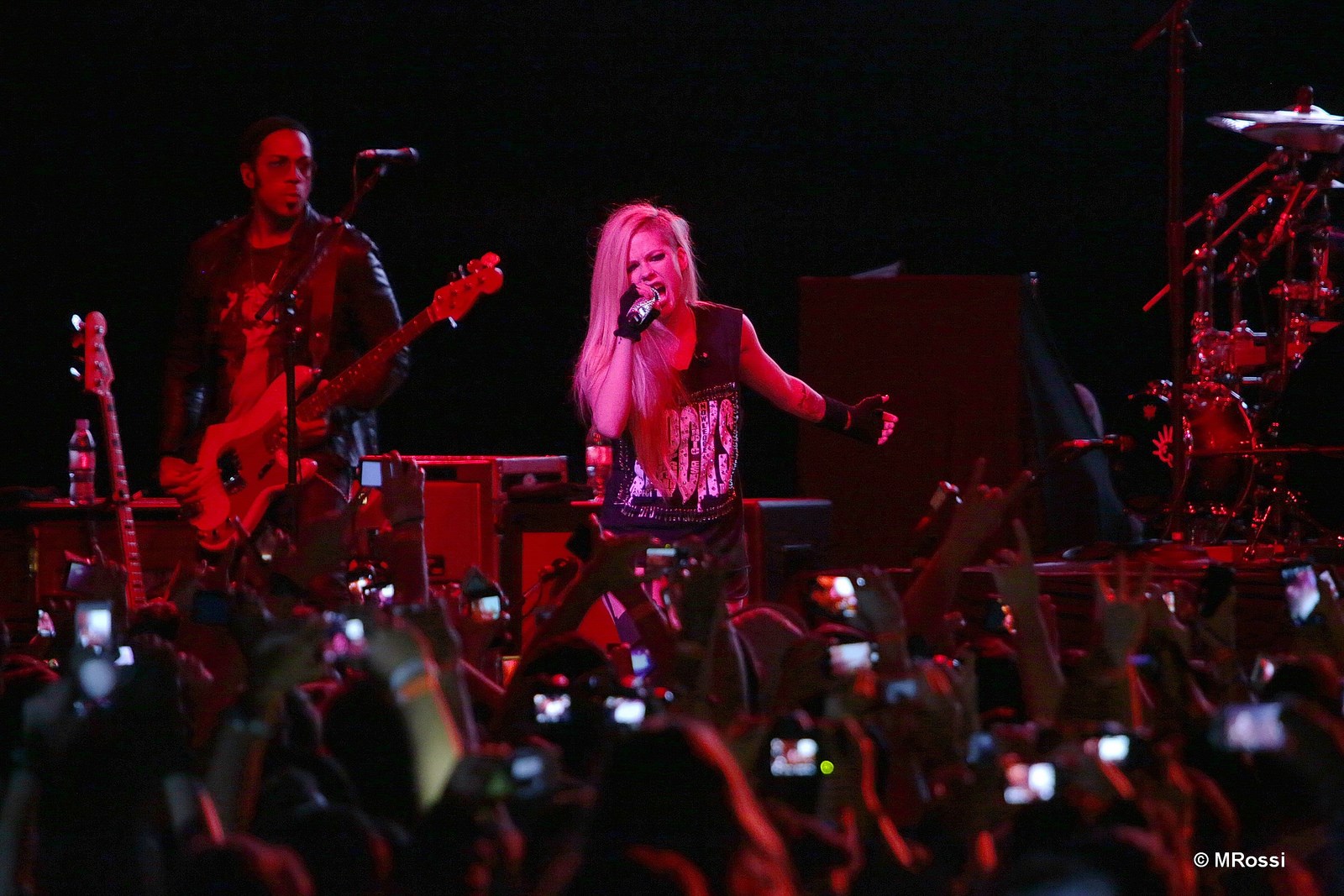 avrillavignetoursaopaulo29042014_28829.jpg
