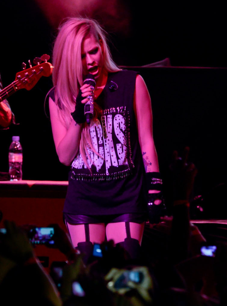 avrillavignetoursaopaulo29042014_288429.jpg