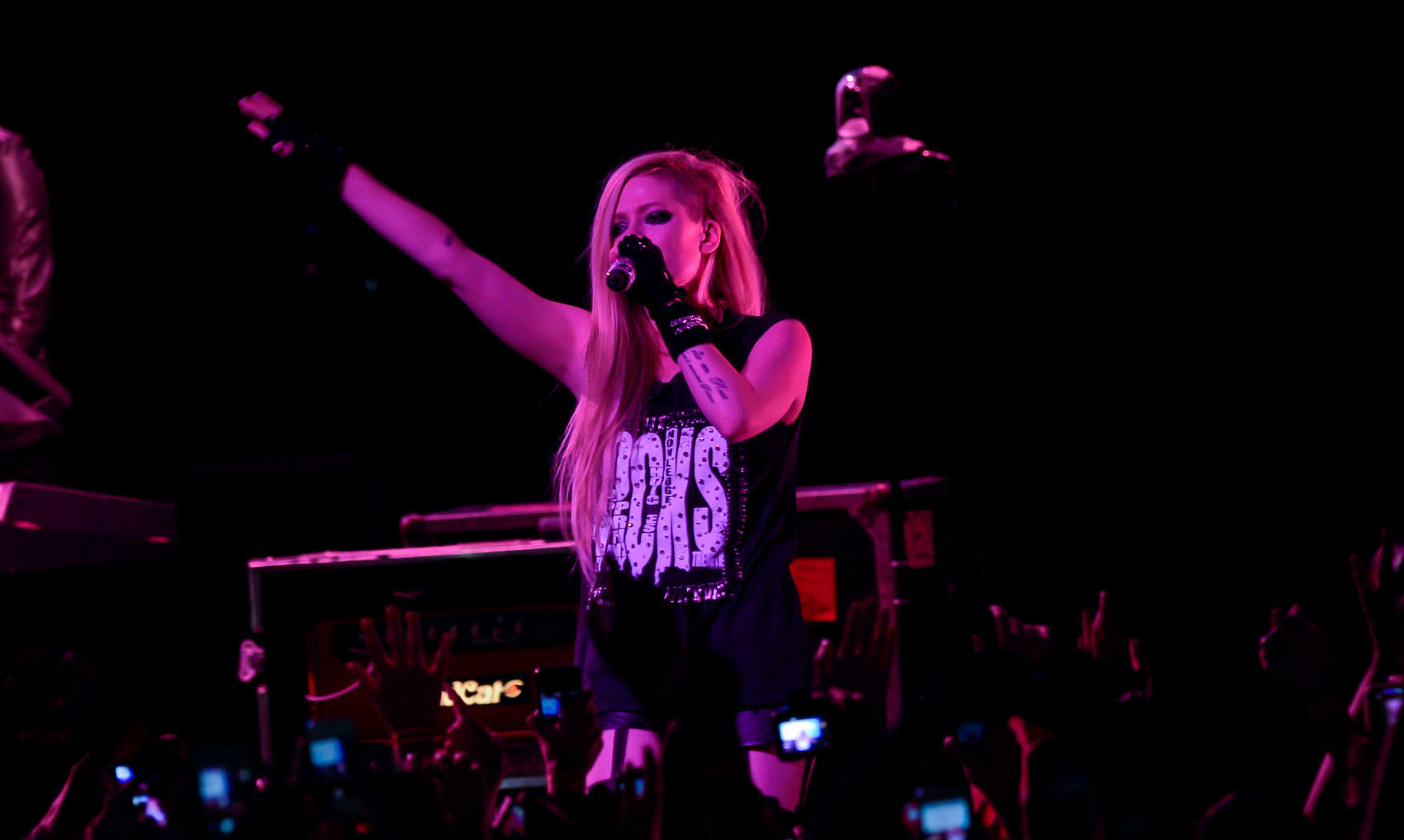 avrillavignetoursaopaulo29042014_288829.jpg