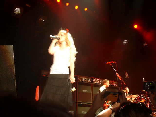 AvrilLavigneBonez05022.jpg
