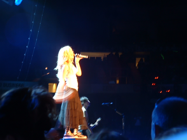 AvrilLavigneBonez05050.jpg