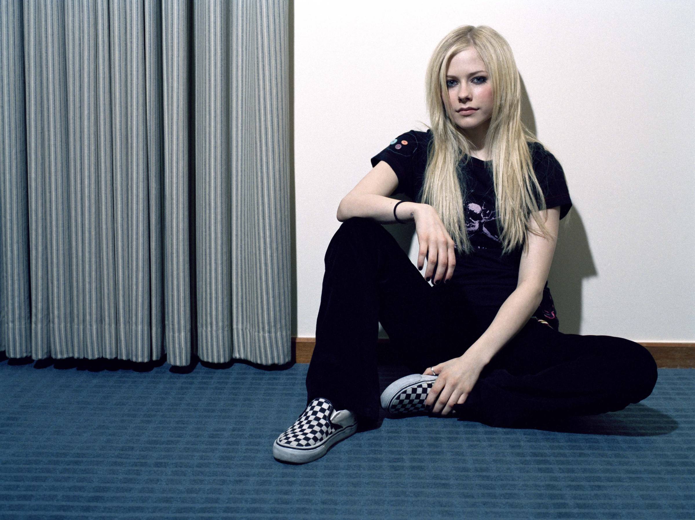 avril20uc6mq.jpg