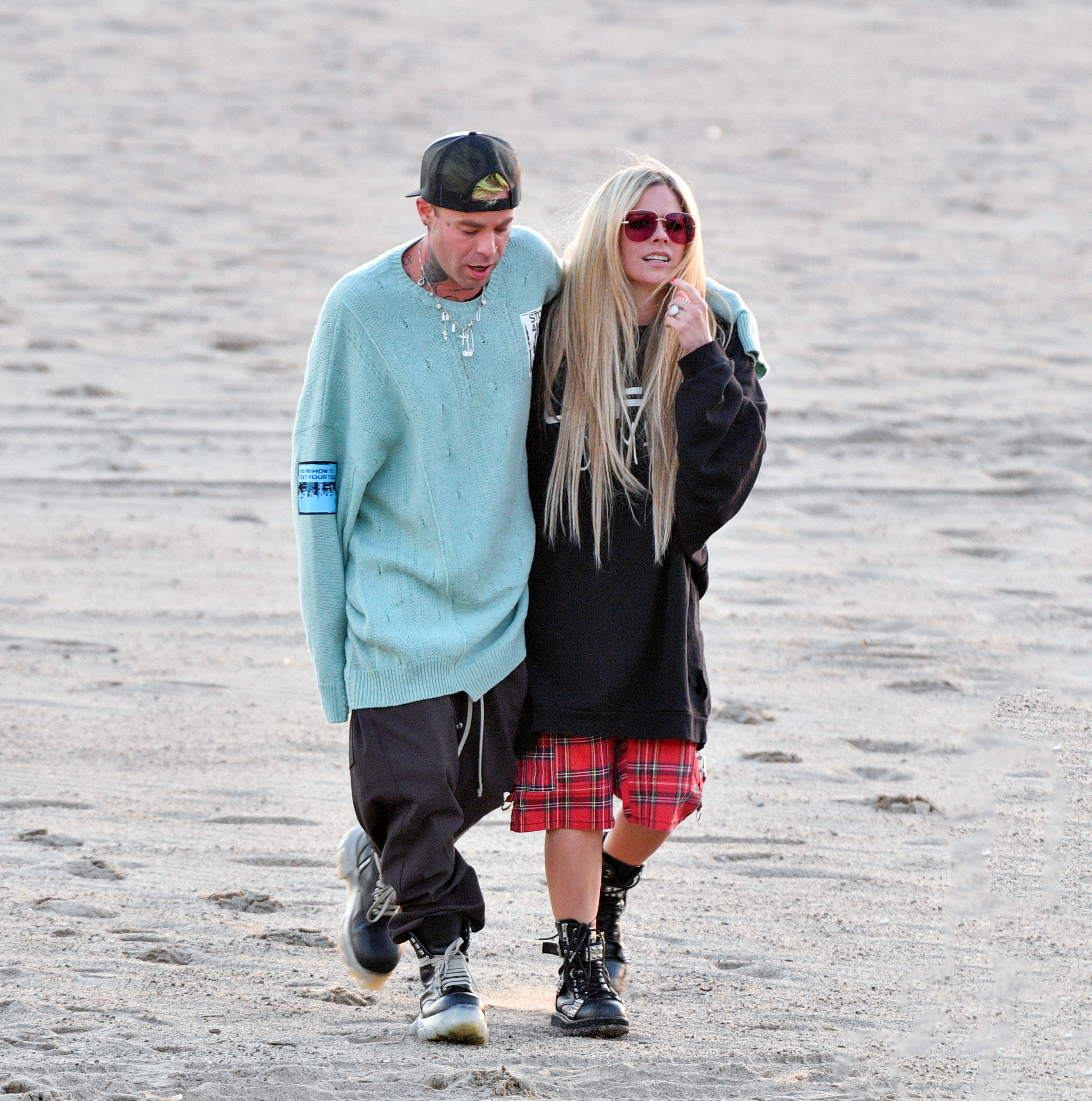 avril-lavigne-mod-sun-10.jpg
