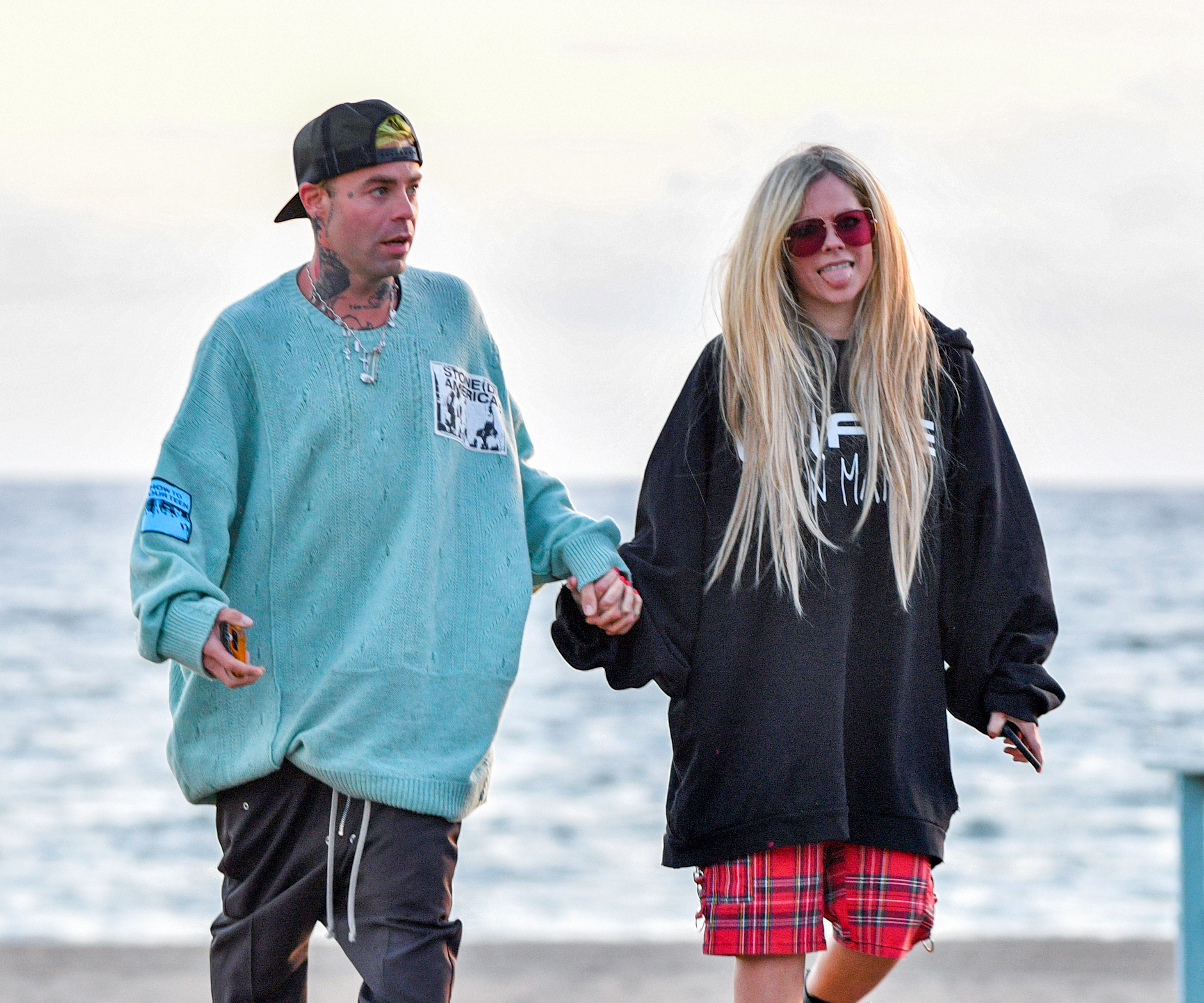 avril-lavigne-mod-sun-11.jpg