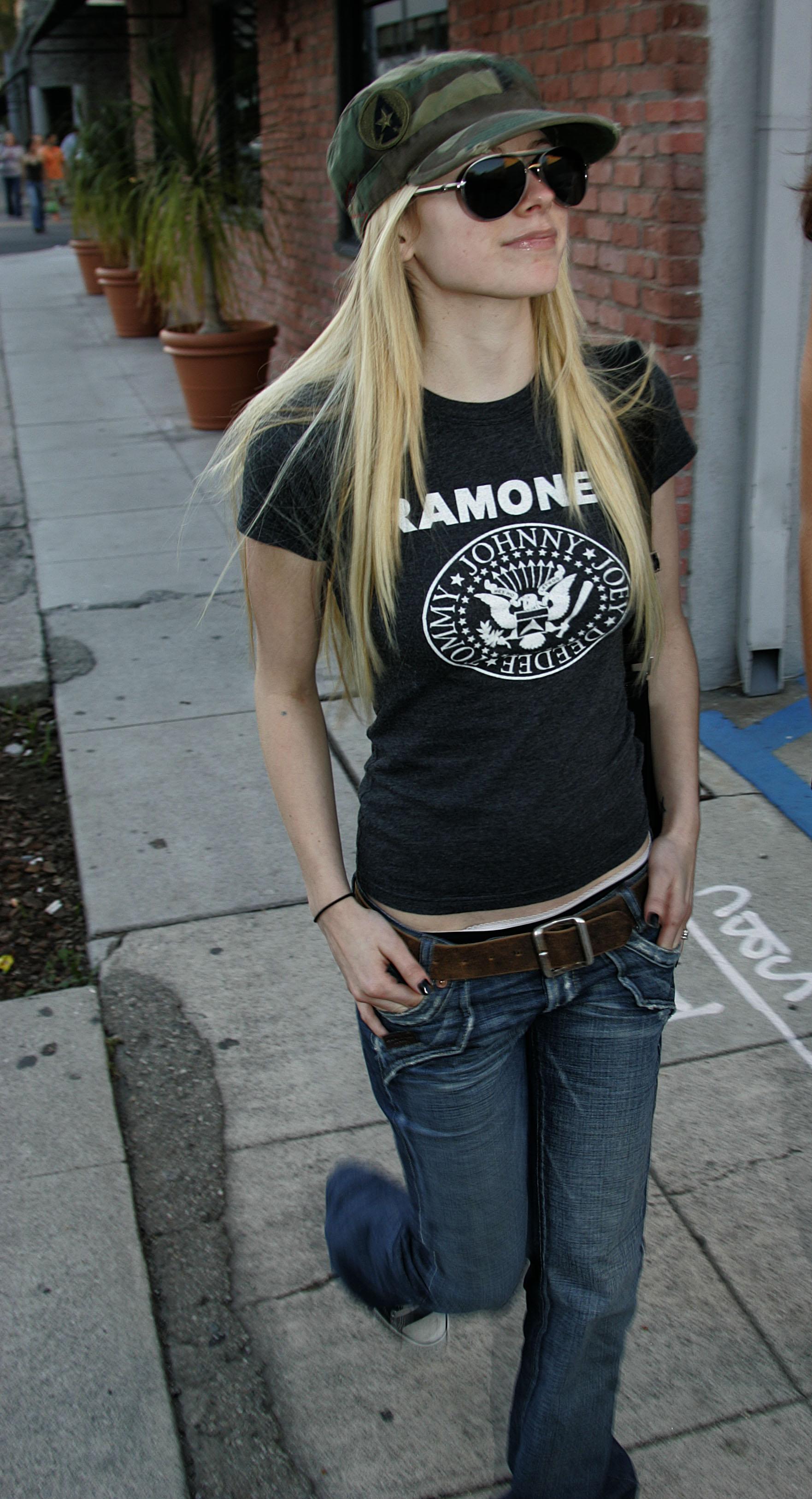 Lavigne10.jpg