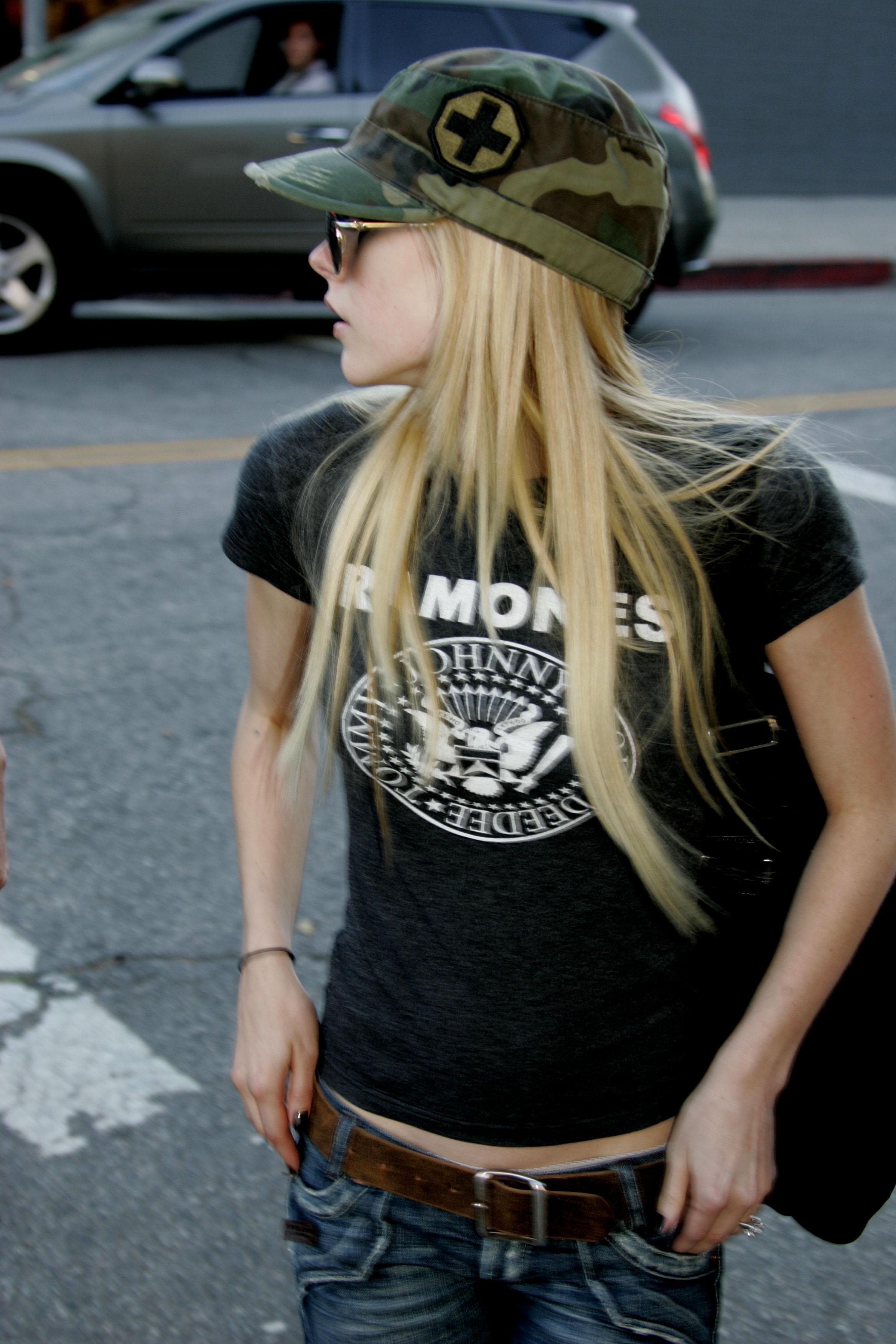 Lavigne12.jpg