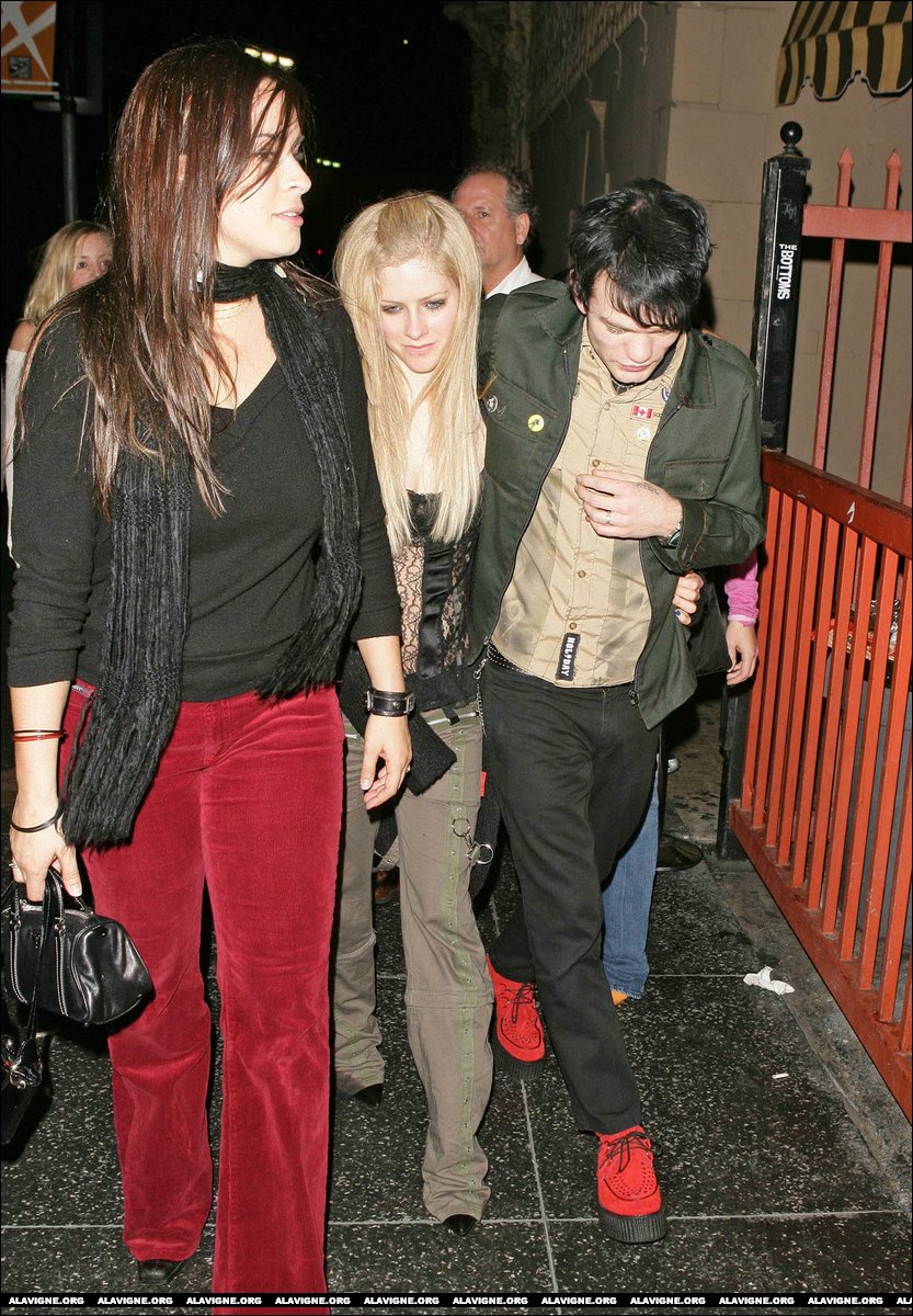 avril-lavigne-198-n23090.jpg